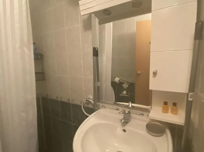 Spacious Modern Two-bedroon In Elit 1 Complex