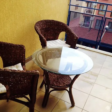 Spacious Modern Two-bedroon In Elit 1 Complex *