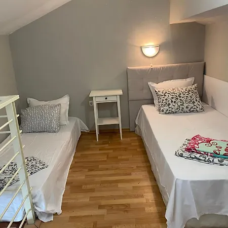Spacious Modern Two-bedroon In Elit 1 Complex Slantschew brjag